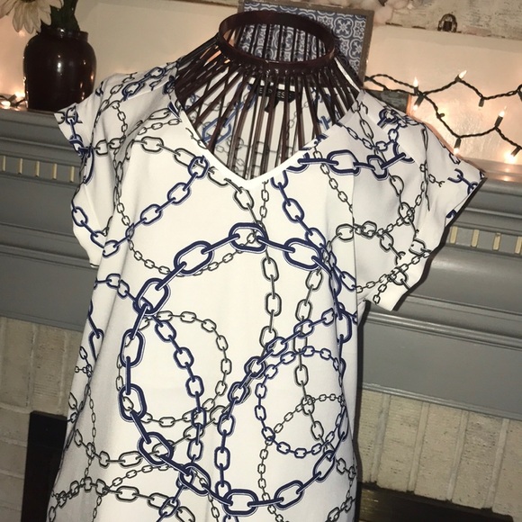 Express Cuffed Sleeve Blouse - Picture 4 of 6